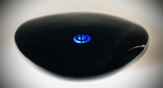 Colección: Ciencia Mineral
Titulo: Ganimides
Técnica: Obsidiana con cuarzo
Medidas: 0,25 x 0,20
Año: 2020